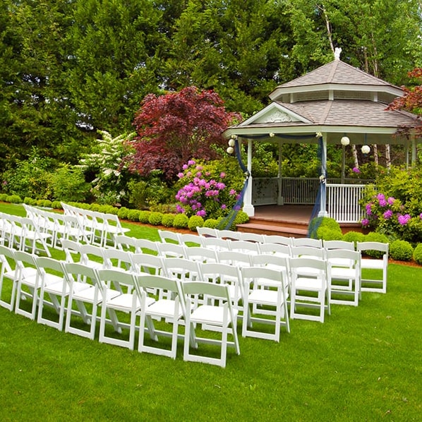 los baños de renta para fiestas requieren de conexión de agua y electricidad para funcionar adecuadamente